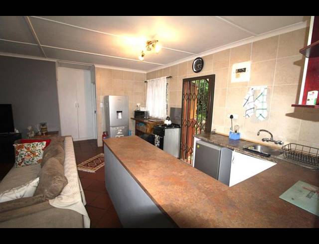 2 BEDROOM SIMPLEX FOR SALE IN MALVERN